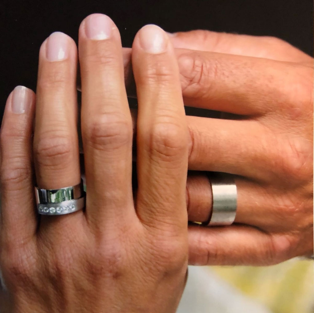 Strakke witgouden trouwringen