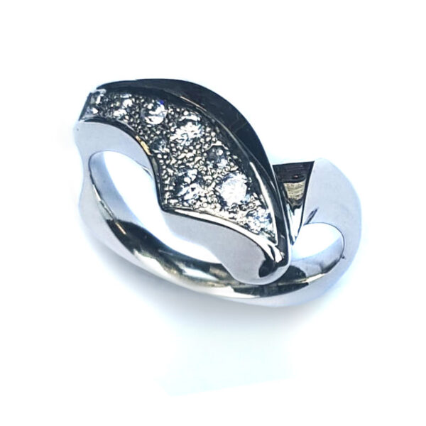 speelse ring van oud goud